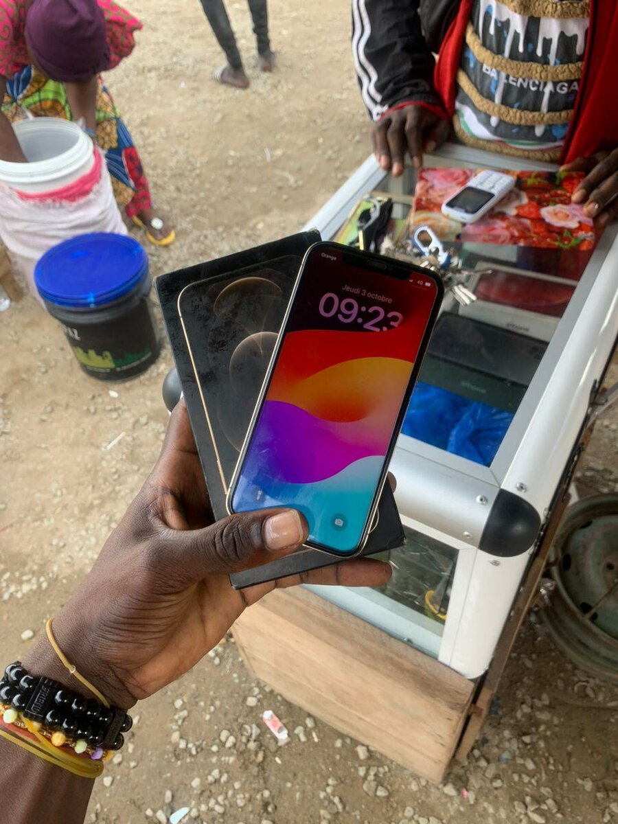 iPhone 12 Pro 128G  San Face ID 150.000 disponible avec le c