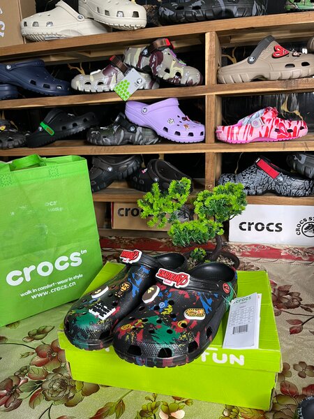 NOUVEAU CROCS AVENGERS