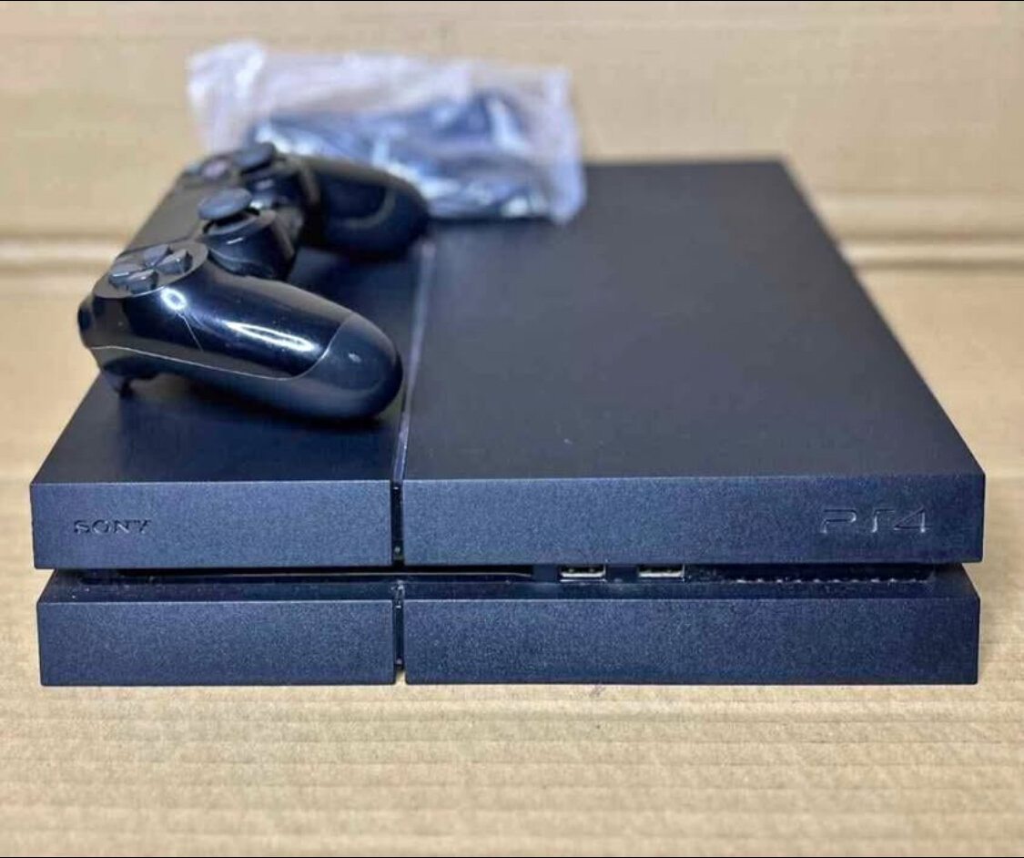 Console PS4 fat craquée