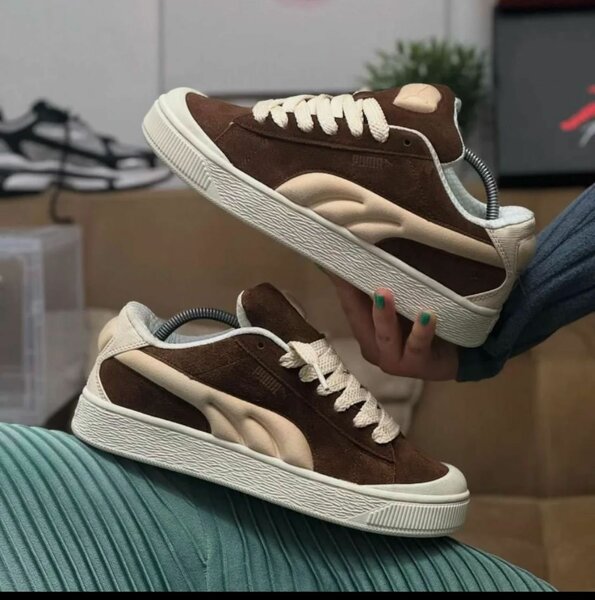 Chaussures en daim marron