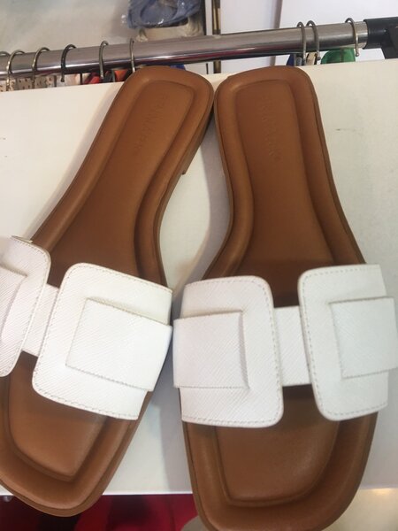Ladies sandals