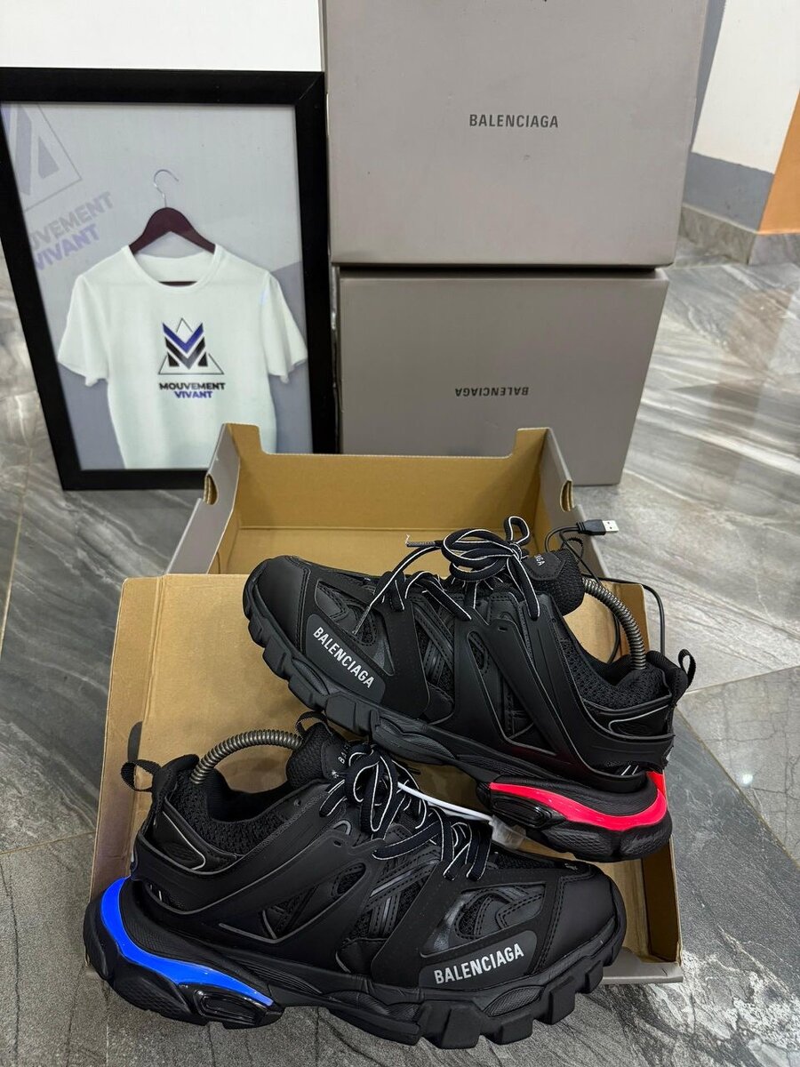 Balenciaga Sneakers Ultra-Modern