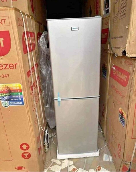 Réfrigérateur combiné 196L