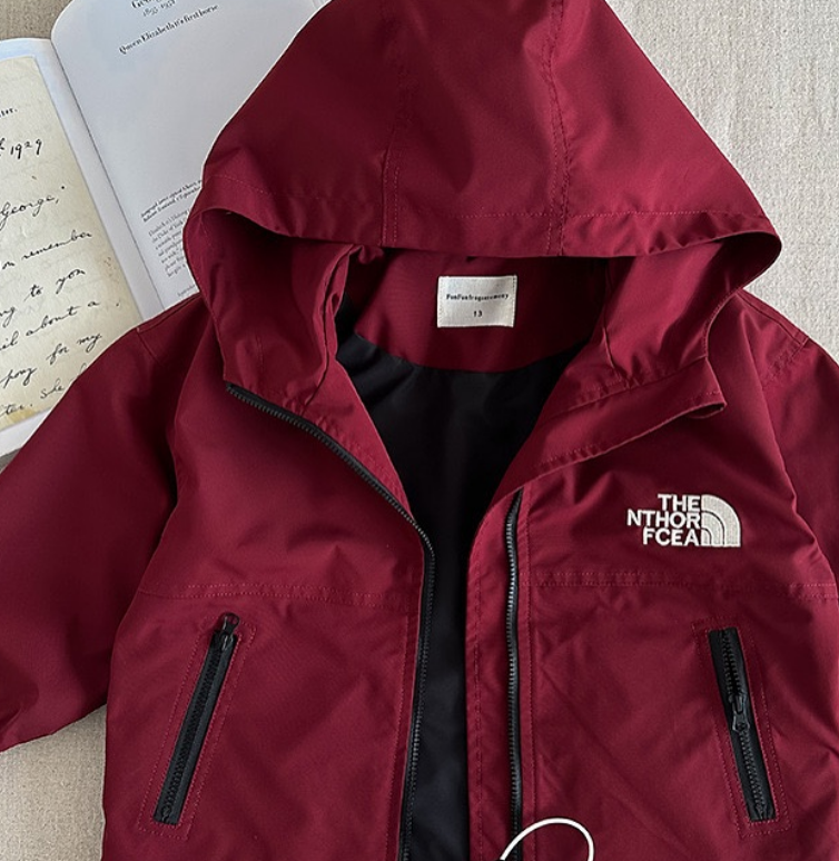 Стильная куртка весна