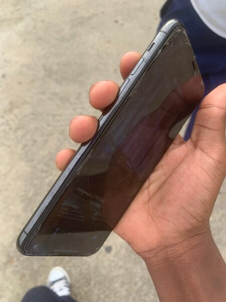 iPhone Pro max  64Go Gris