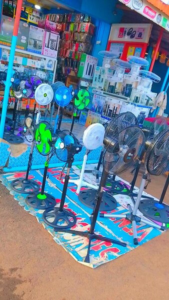 Ventilateur sur pied réglable