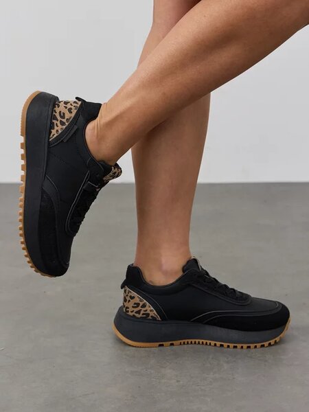 Baskets noires léopard femme