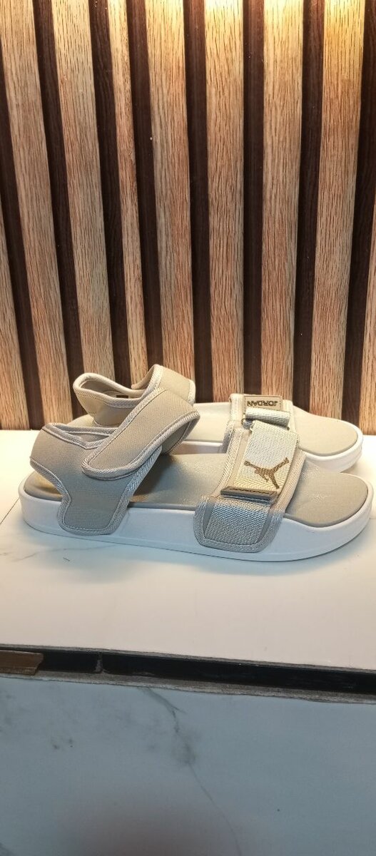 Sandales Jordan blanches