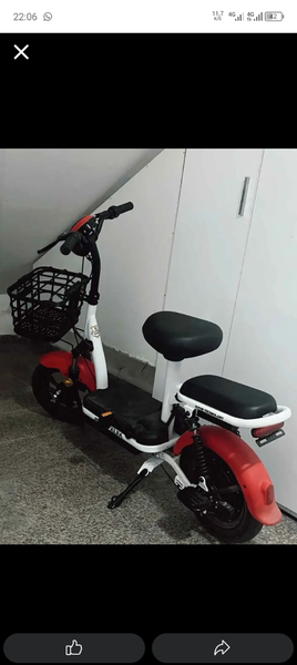 Tricycle électrique pliable rouge