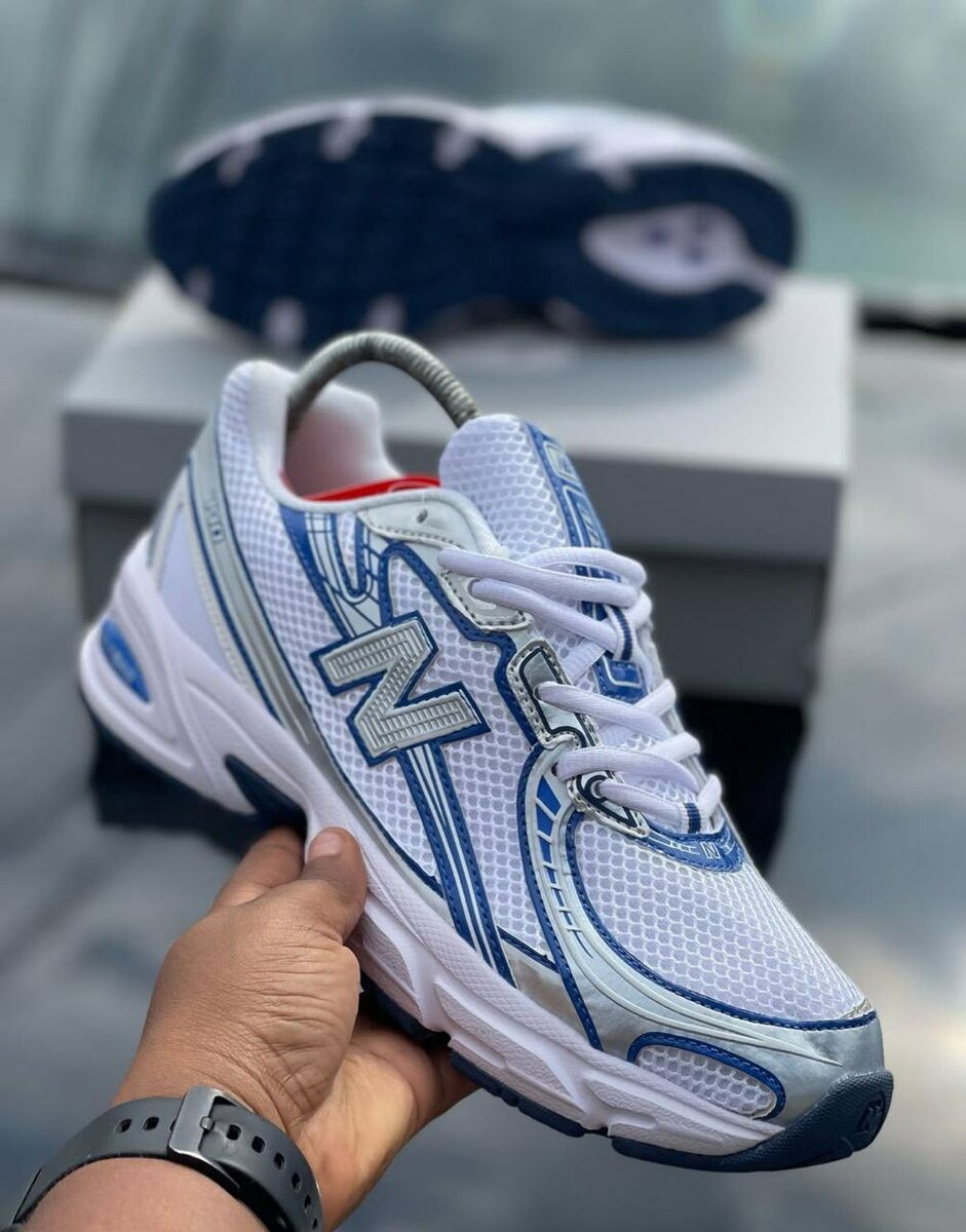 New Balance 740