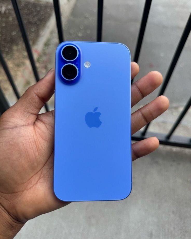 iPhone 16 plus 256gb ultramarine