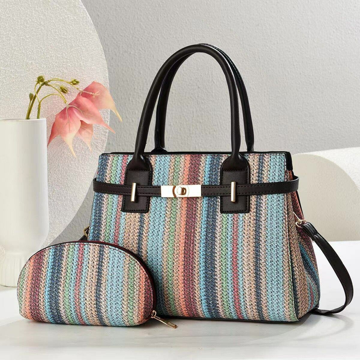 Sac à main élégant avec pochette