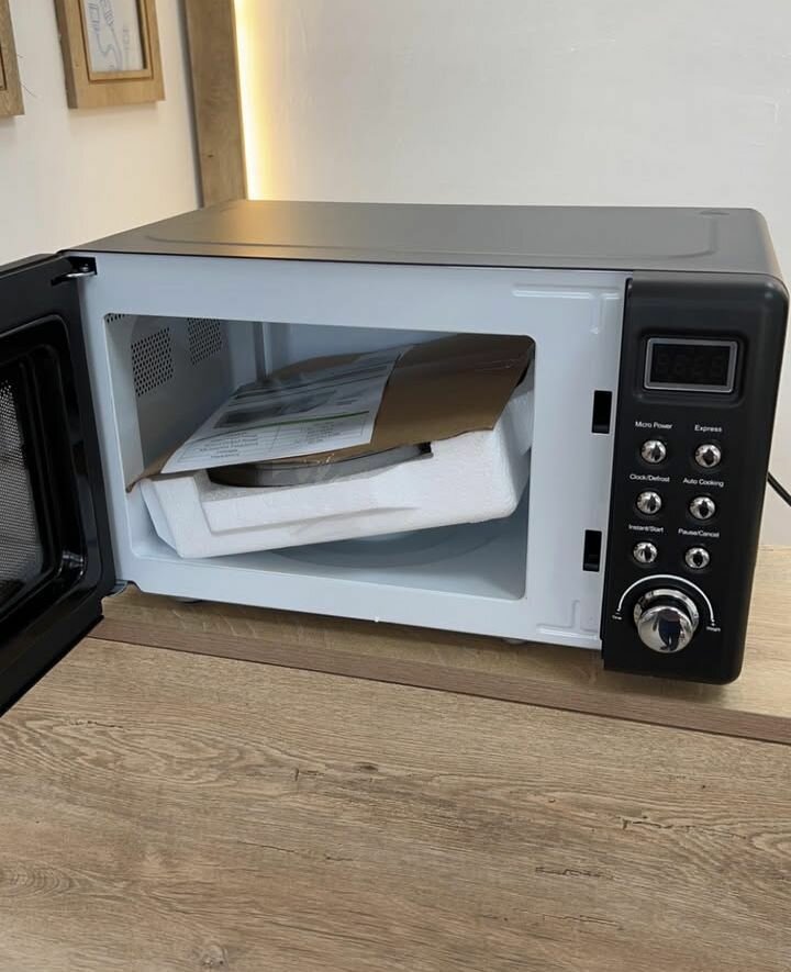 20L Dunelm retro microwave