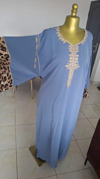 Robe Caftan Bleue Élégante