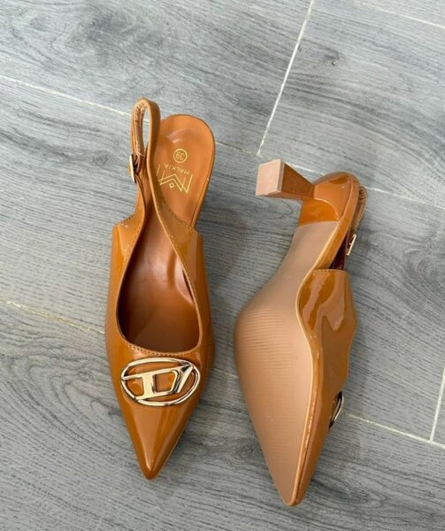 Escarpins élégants avec bride