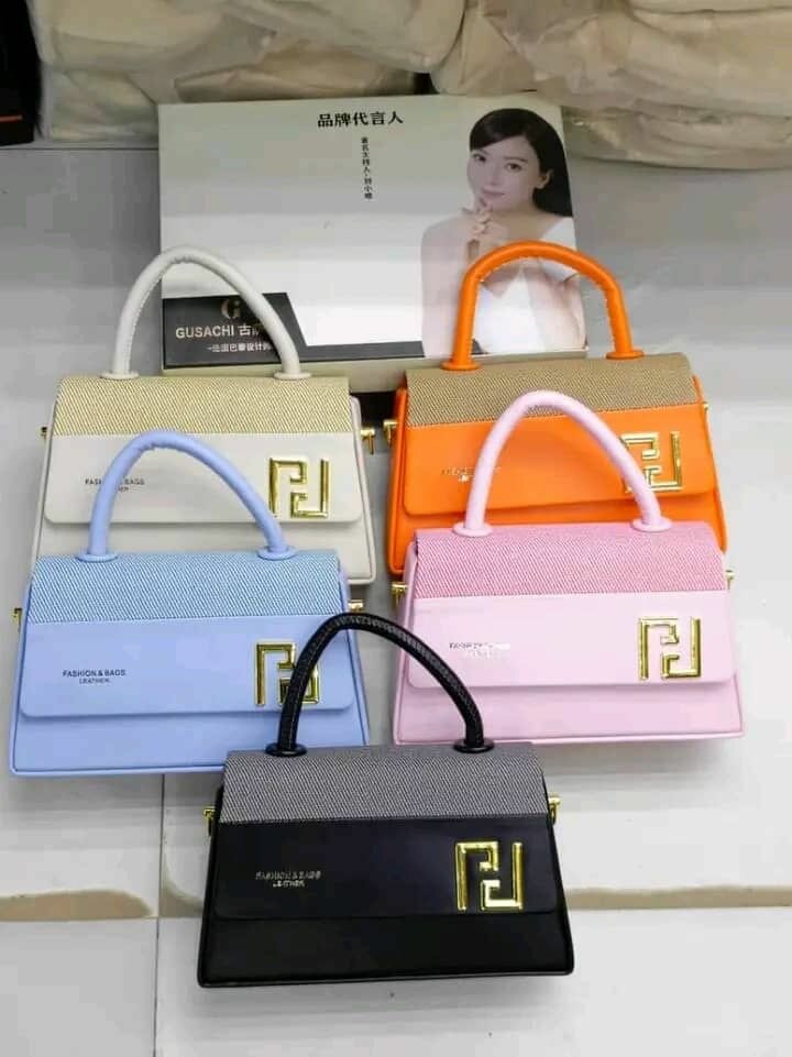 Sac à main élégant avec bandoulière