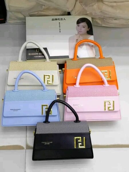 Sac à main élégant avec bandoulière