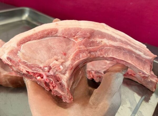 Côtes de porc fraîches av peau