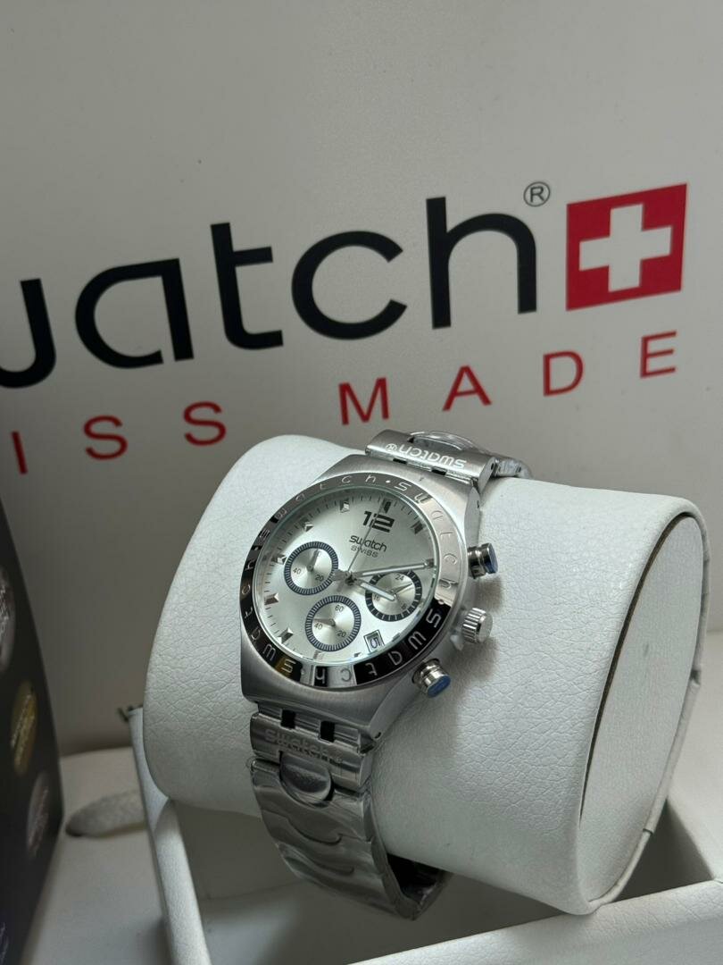 Montre chronographe en acier