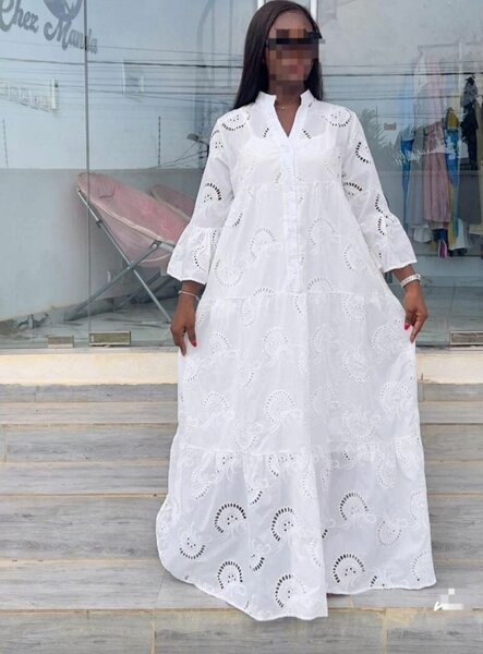 Robe longue brodée blanche pour femme