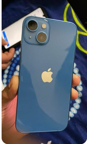 Apple iPhone 13 bleu élégant