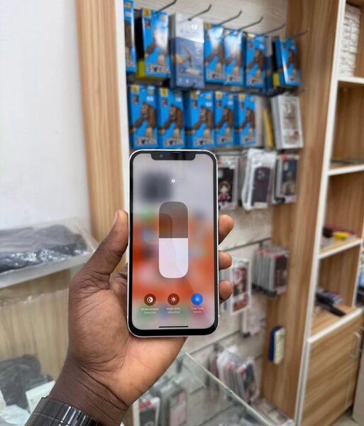 iPhone 13Blanc Neuf 128GB