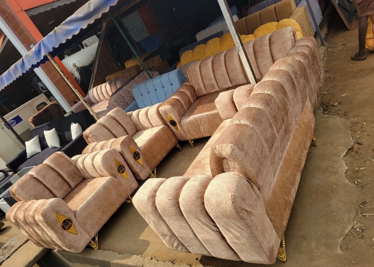 Canapé en velours beige luxe