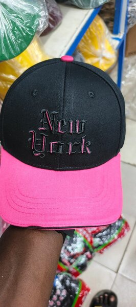 Casquette "New York" noire et rose