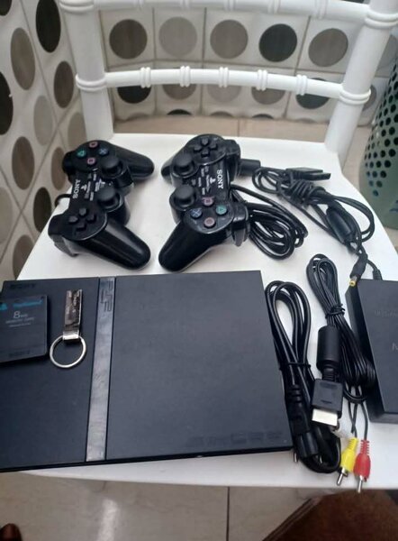 Console de jeu rétro avec accessoires