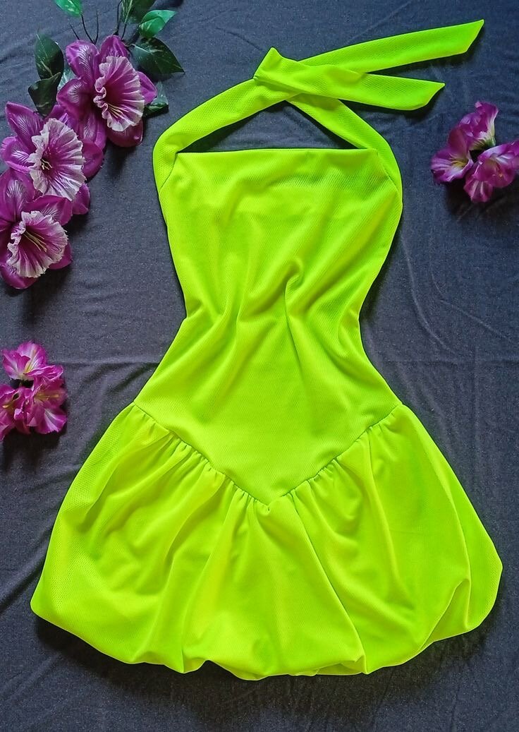 Robe élégante verte fluo