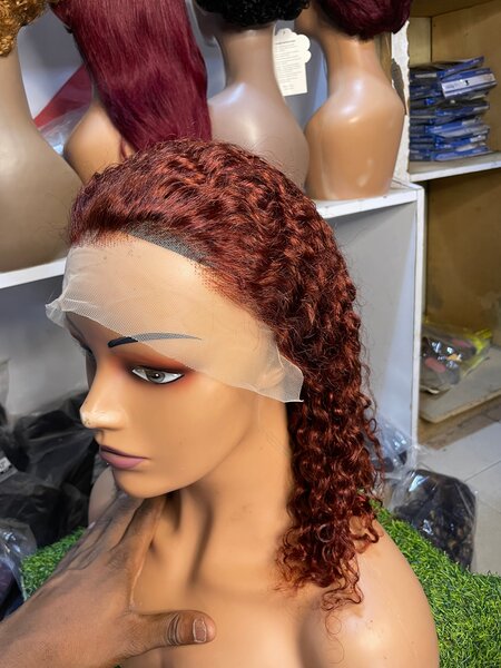 Perruque Bouclée en L16 Rouge