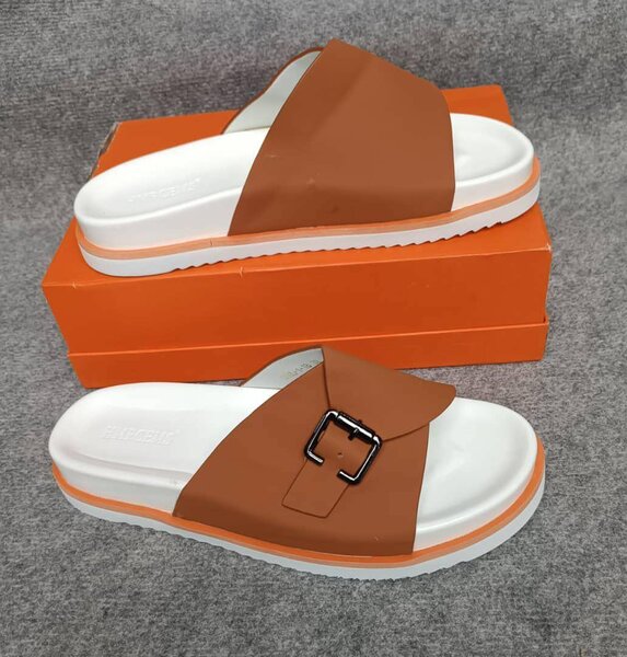 Claquettes élégantes homme