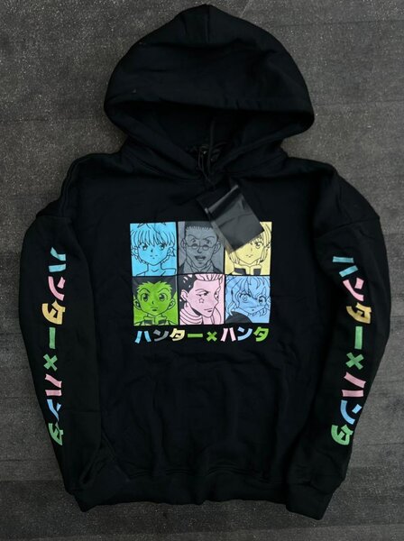 Pull à capuche anime noir