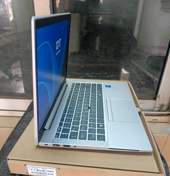HP ELITEBOOK