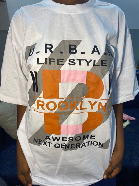 T-shirt imprimé urbain tendance