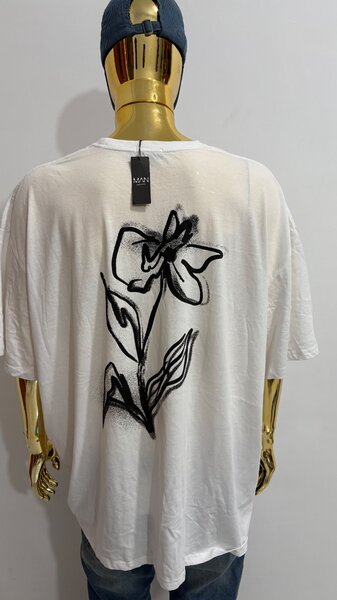 T-shirt blanc avec motif floral