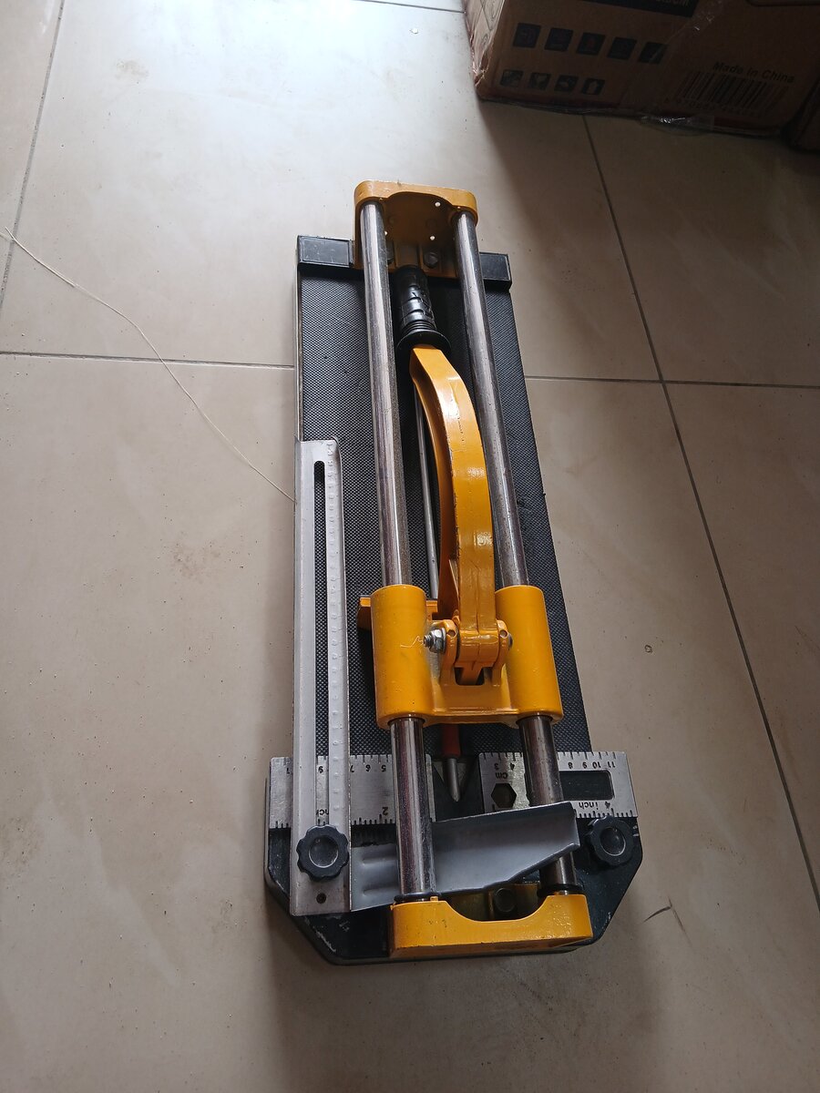 Coupe-carreaux manuel robuste