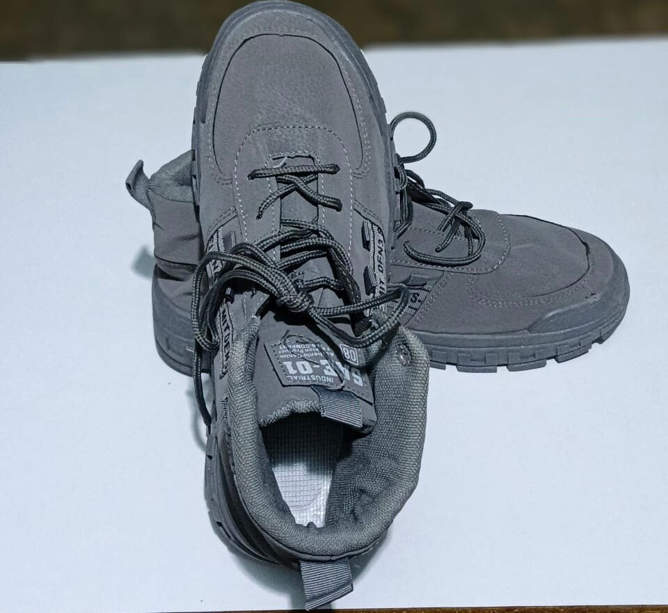 Bottes montantes grises