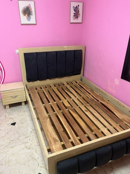 Lit Double Moderne en Bois