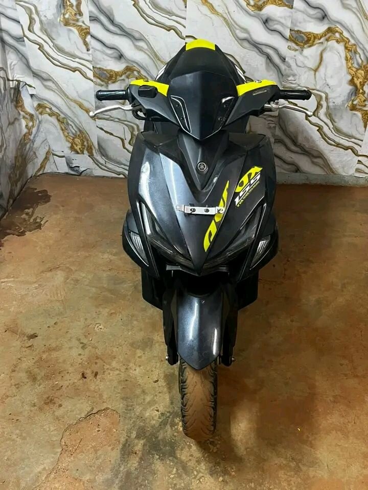 Scooter de sport Yamaha Aerox