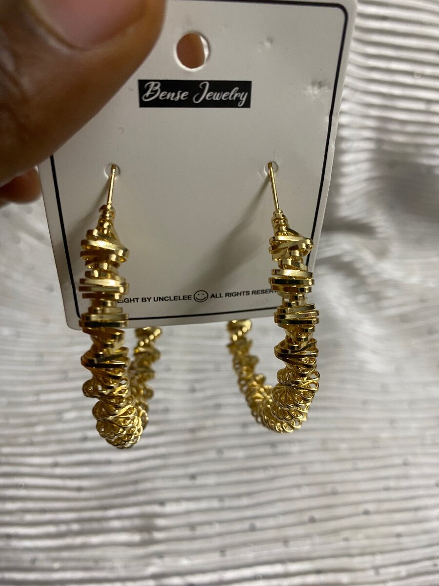 Spring  loop gold earrings