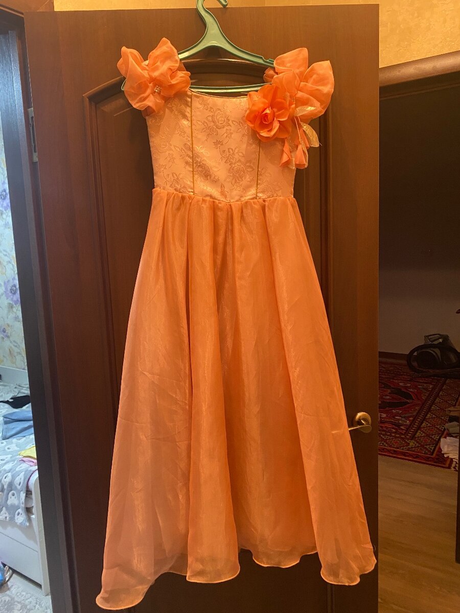 Нарядное платье