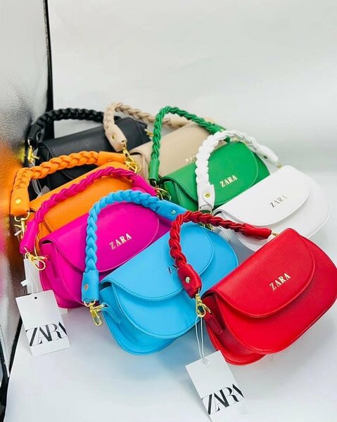 Sac à main avec le chapeau