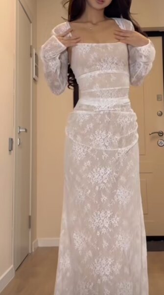 кружевное платье, очень нежно смотрится