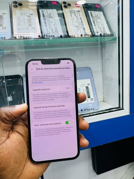 13 pro 256Go  Écran fissuré qu