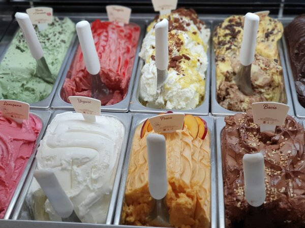 Glace et cornet en Pots de 5L à Prix Avantageux!
