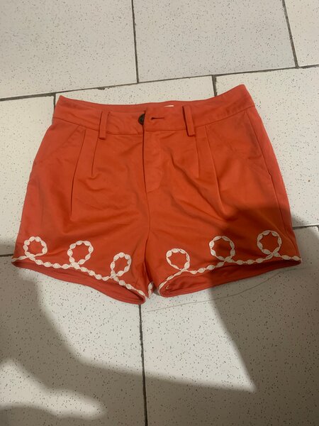 Shorts rouges élégants