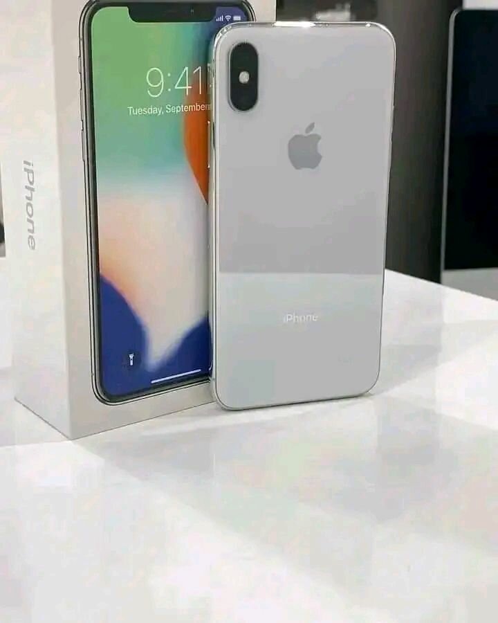 iPhone X argent 64 Go