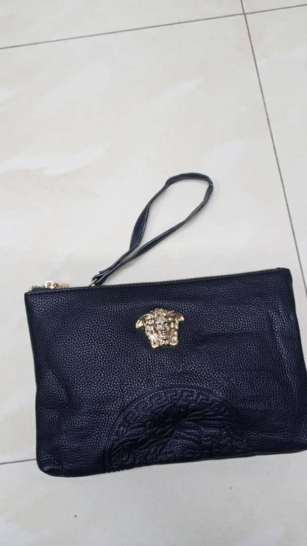 Pochette en cuir chic