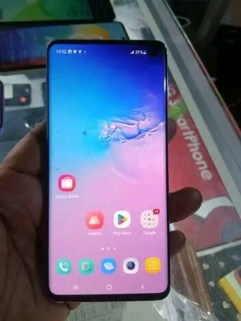 Samsung Galaxy S10 Smartphone